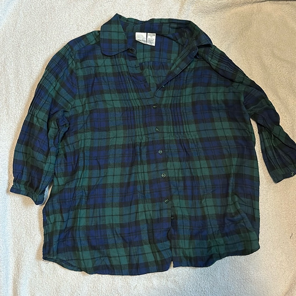 Roaman’s size 18w button up top